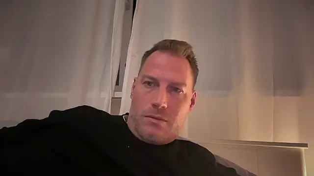 Snapshot of Christian87xxx chatting on 10.03.25 Christian87xxx online show from 10.03.25