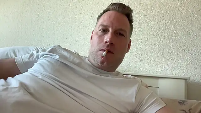 Snapshot of Christian87xxx chatting on 04.28.26 Christian87xxx online show from 04.28.26