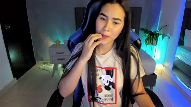 alessia leroy online show from 03.17.25