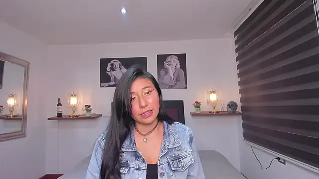 Nohemi louse online show from 02.01.25