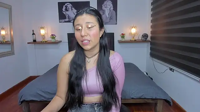 Nohemi louse online show from 02.04.25