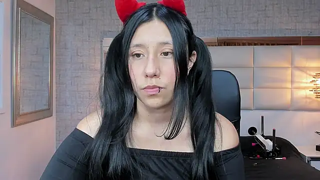 Nohemi louse online show from 10.14.25