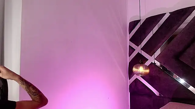 sara lopee1 online show from 10.16.25