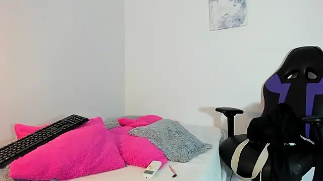 Snapshot of Roxy_Stonee chatting on 02.10.26 Roxy Stonee online show from 02.10.26