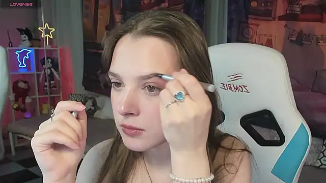 Snapshot of kaisajenner chatting on 02.02.26 kaisajenner online show from 02.02.26