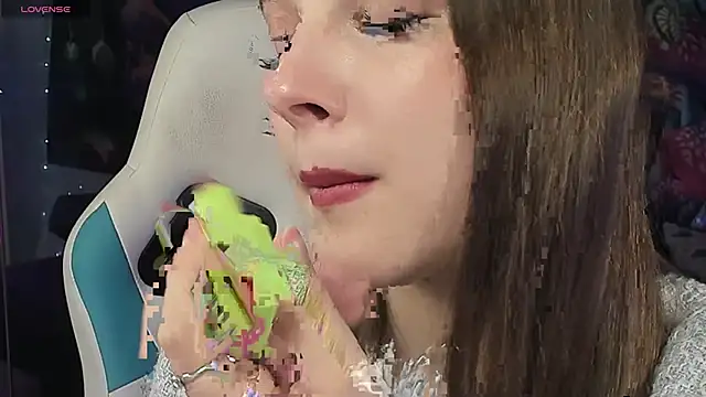 Snapshot of kaisajenner chatting on 02.08.26 kaisajenner online show from 02.08.26