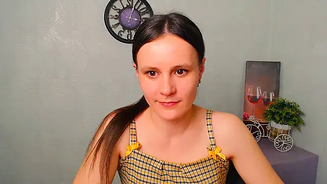 Snapshot of ValeriaHeart_ chatting on 02.18.25 ValeriaHeart online show from 02.18.25