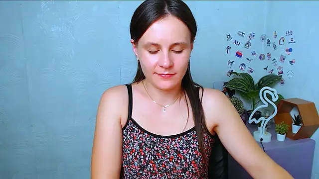 Snapshot of ValeriaHeart_ chatting on 11.18.25 ValeriaHeart online show from 11.18.25