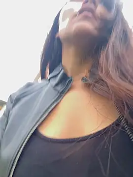 Sofiadelacruz online show from 04.15.26