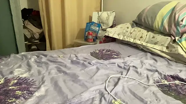 Snapshot of shineofcrazy chatting on 09.12.25 shineofcrazy online show from 09.12.25