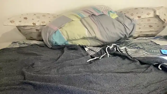 Snapshot of shineofcrazy chatting on 11.01.25 shineofcrazy online show from 11.01.25