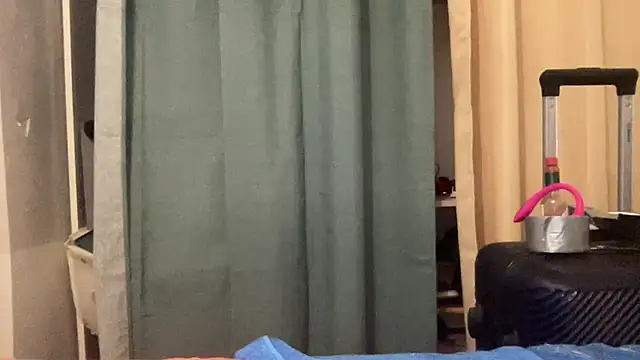 Snapshot of shineofcrazy chatting on 11.06.25 shineofcrazy online show from 11.06.25