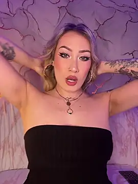 Lally Valencia   online show from 02.04.26