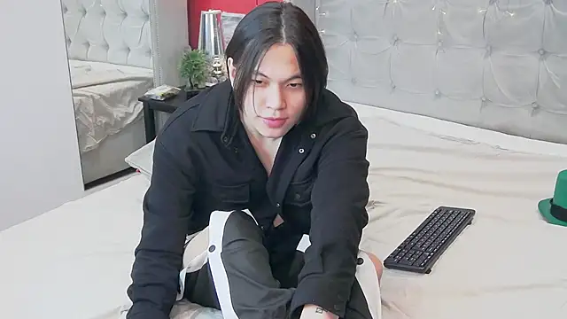 Snapshot of just_gay_ chatting on 02.04.25 just gay  online show from 02.04.25