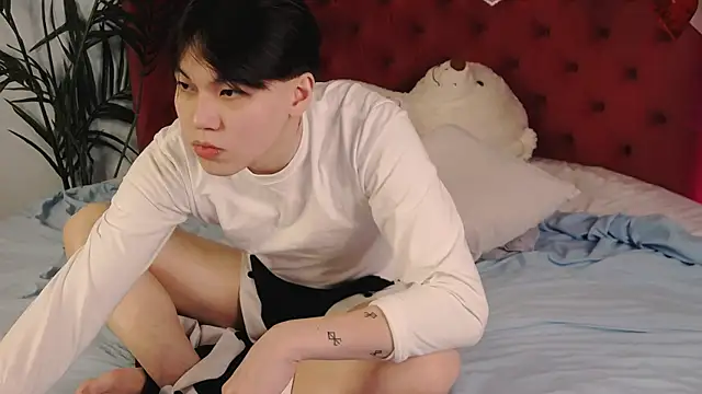 Snapshot of just_gay_ chatting on 02.15.25 just gay  online show from 02.15.25