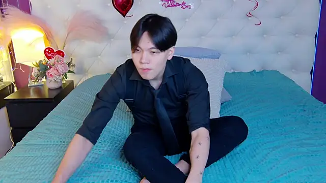 Snapshot of just_gay_ chatting on 02.19.25 just gay  online show from 02.19.25