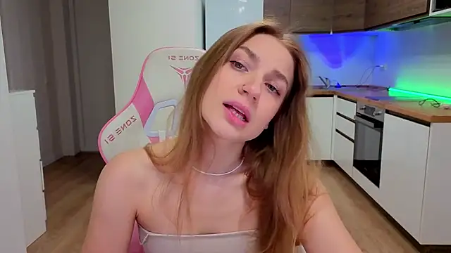 Enjoy everymoment  online show from 04.08.26