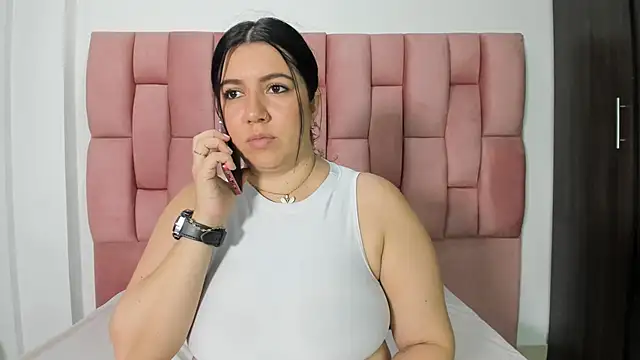Snapshot of PamelaJonees chatting on 09.18.25 PamelaJonees online show from 09.18.25