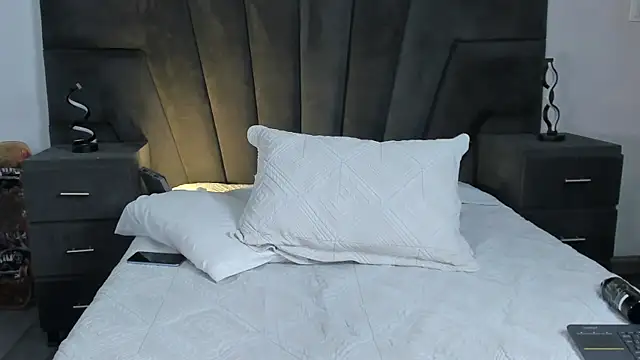 JhoanLeandro online show from 03.18.25