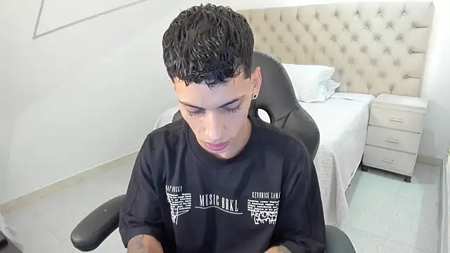 JhoanLeandro online show from 09.23.25