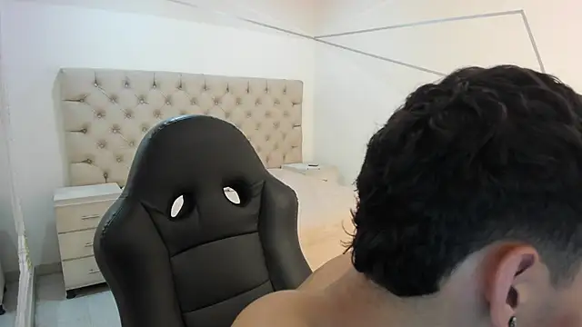 JhoanLeandro online show from 10.27.25