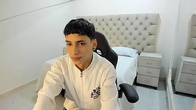 JhoanLeandro online show from 11.13.25