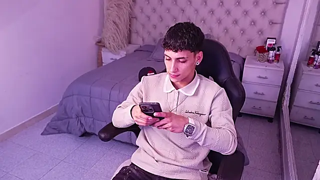 JhoanLeandro online show from 04.14.26