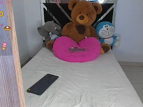 CatalinaSmith1 online show from 09.17.25