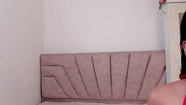 leahaltomm online show from 10.18.25