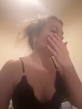 BambixoxUK online show from 11.24.25