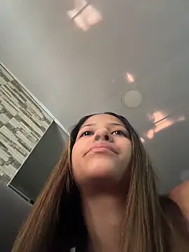 vicky bass online show from 11.11.25