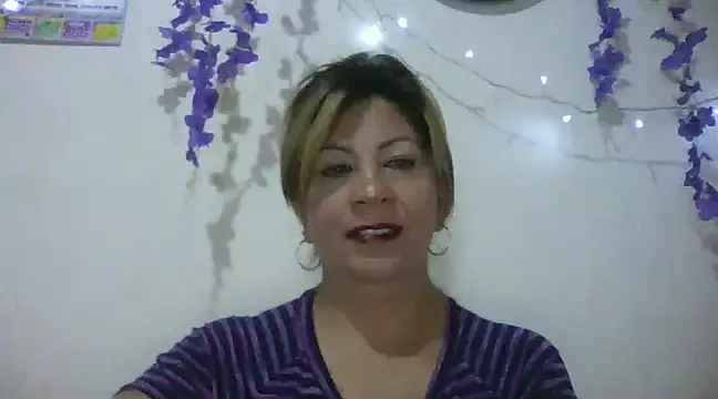 Snapshot of xxsexycutexxx chatting on 02.18.25 xxsexycutexxx online show from 02.18.25