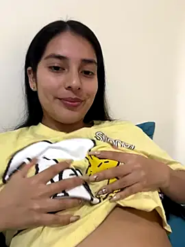 Snapshot of ariana_sweet87 chatting on 11.13.25 ariana sweet87 online show from 11.13.25