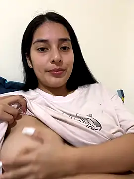 Snapshot of ariana_sweet87 chatting on 11.18.25 ariana sweet87 online show from 11.18.25