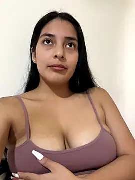 Snapshot of ariana_sweet87 chatting on 11.27.25 ariana sweet87 online show from 11.27.25