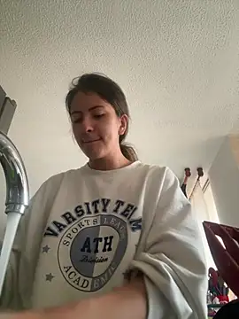 Snapshot of Andrea18_blonde chatting on 03.18.25 Andrea18 blonde online show from 03.18.25