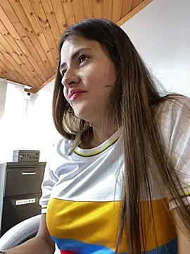 Snapshot of Andrea18_blonde chatting on 03.20.25 Andrea18 blonde online show from 03.20.25