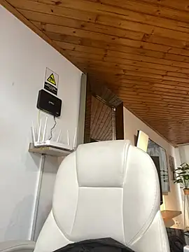 Snapshot of Andrea18_blonde chatting on 03.22.25 Andrea18 blonde online show from 03.22.25