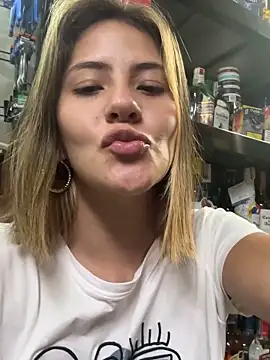 Andrea18 blonde online show from 10.27.25