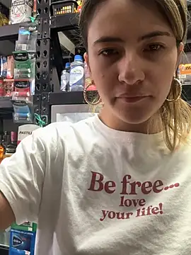 Snapshot of Andrea18_blonde chatting on 02.03.26 Andrea18 blonde online show from 02.03.26