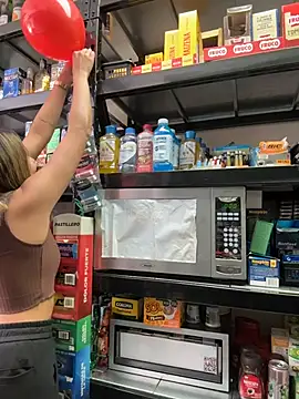 Snapshot of Andrea18_blonde chatting on 02.11.26 Andrea18 blonde online show from 02.11.26