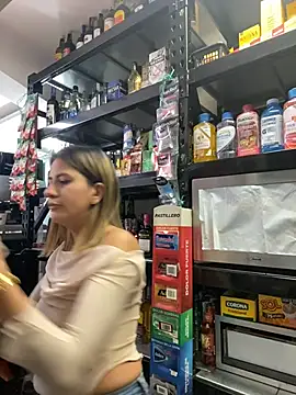 Snapshot of Andrea18_blonde chatting on 02.18.26 Andrea18 blonde online show from 02.18.26