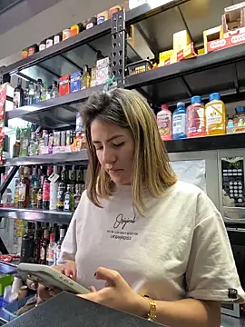 Snapshot of Andrea18_blonde chatting on 02.20.26 Andrea18 blonde online show from 02.20.26