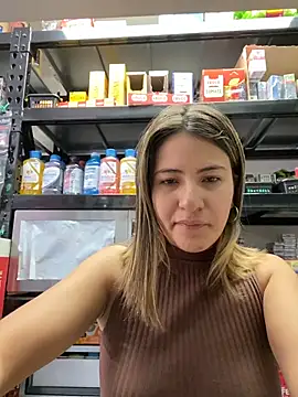 Snapshot of Andrea18_blonde chatting on 02.25.26 Andrea18 blonde online show from 02.25.26