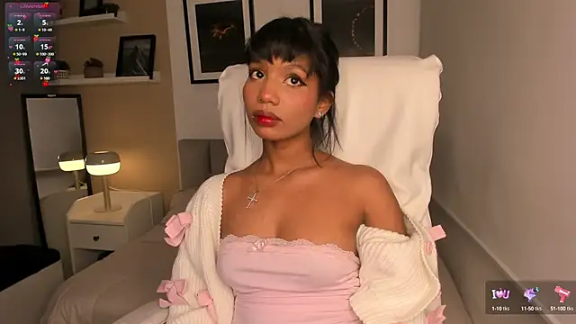 Gigi Strawberry online show from 10.14.25