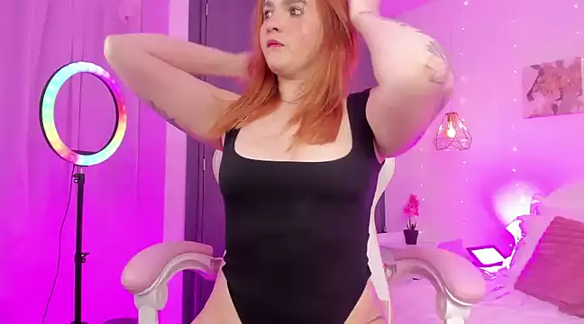 Snapshot of whiteatenea chatting on 02.02.25 whiteatenea online show from 02.02.25