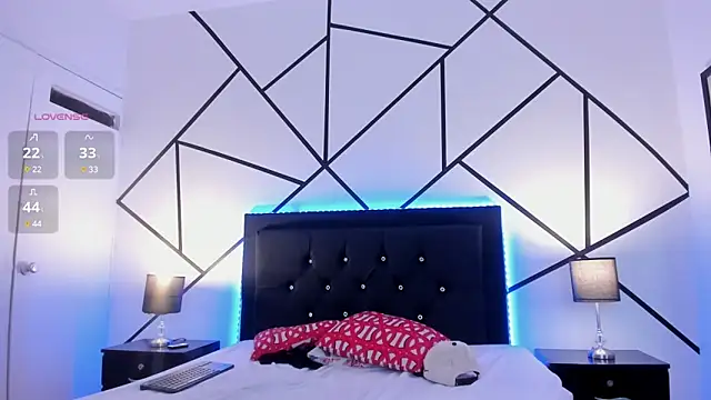 Liiam smith  online show from 02.10.25