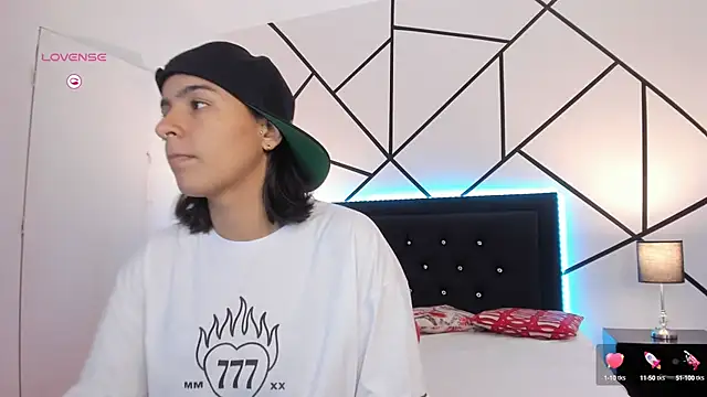 Liiam smith  online show from 03.04.25