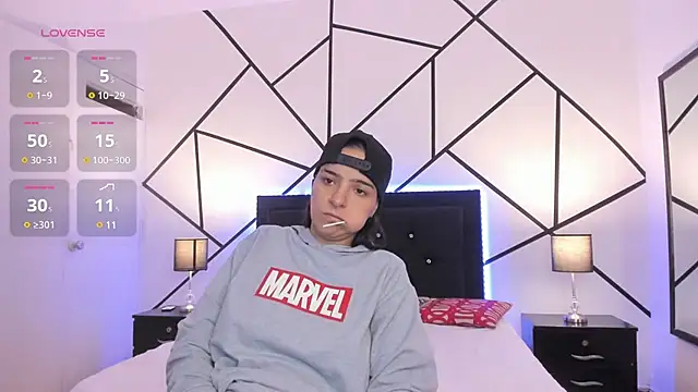 Liiam smith  online show from 03.06.25