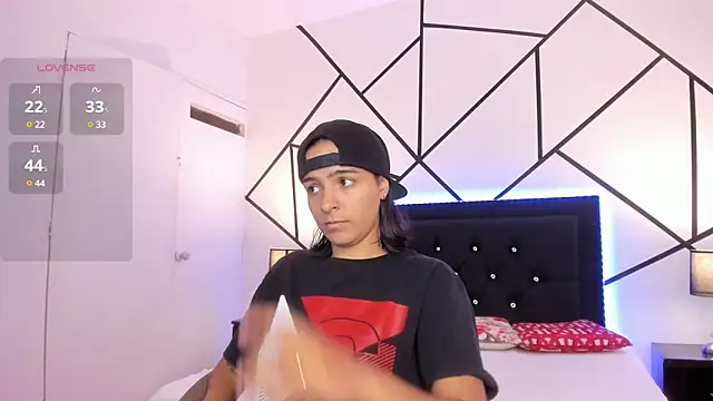 Liiam smith  online show from 03.19.25